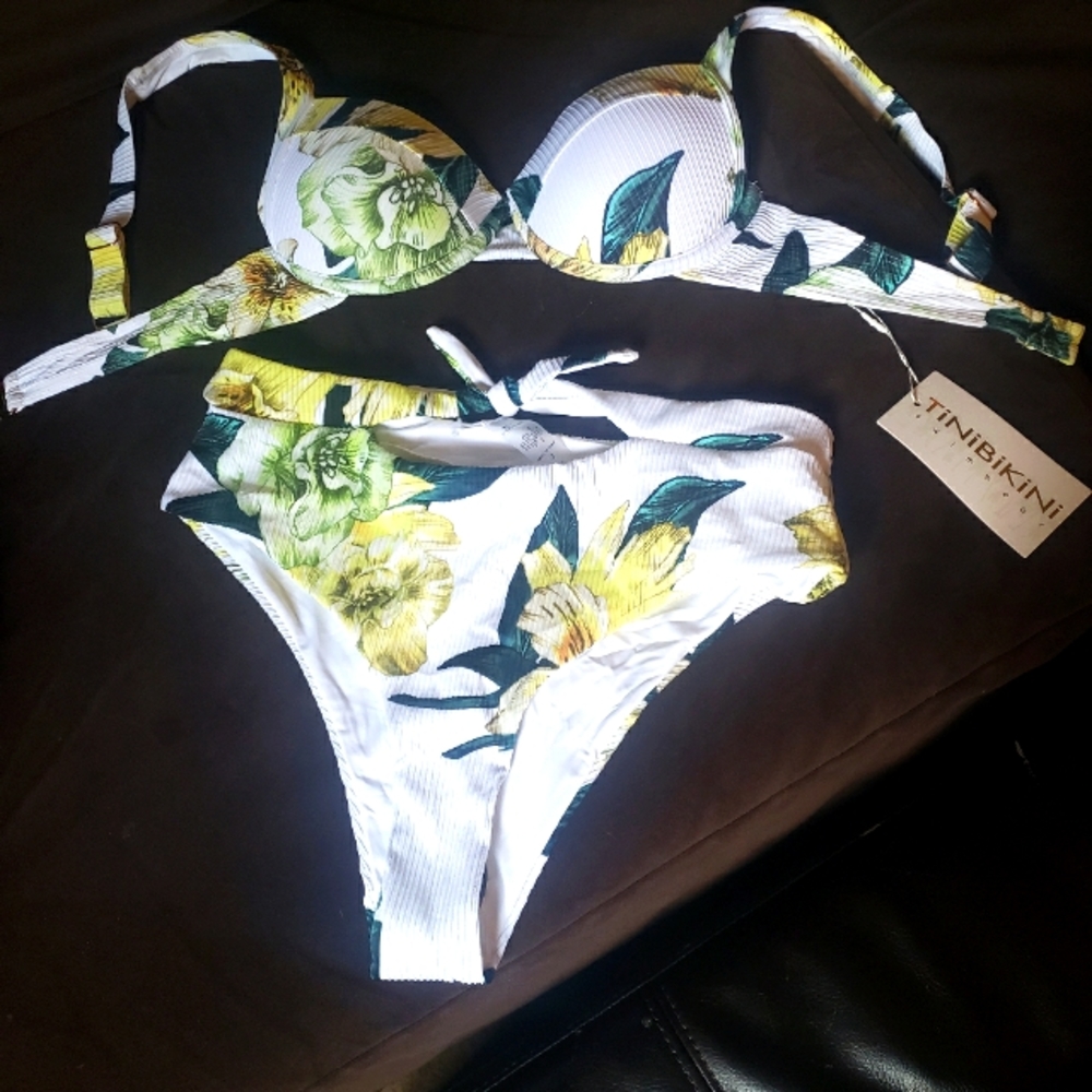 Large Flower Bikini 👙